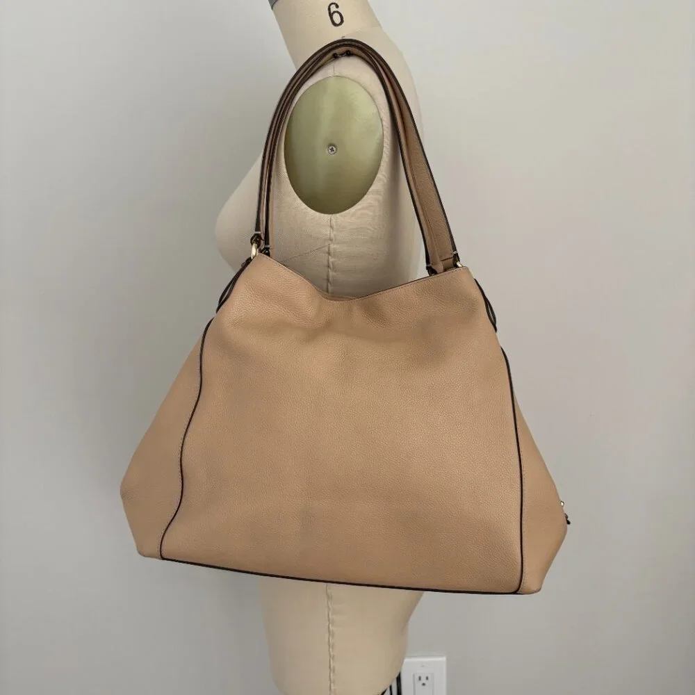 Coach Edie Pebbled Leather Shoulder Bag Tan Taupe Turnlock Gold Hardware Chic